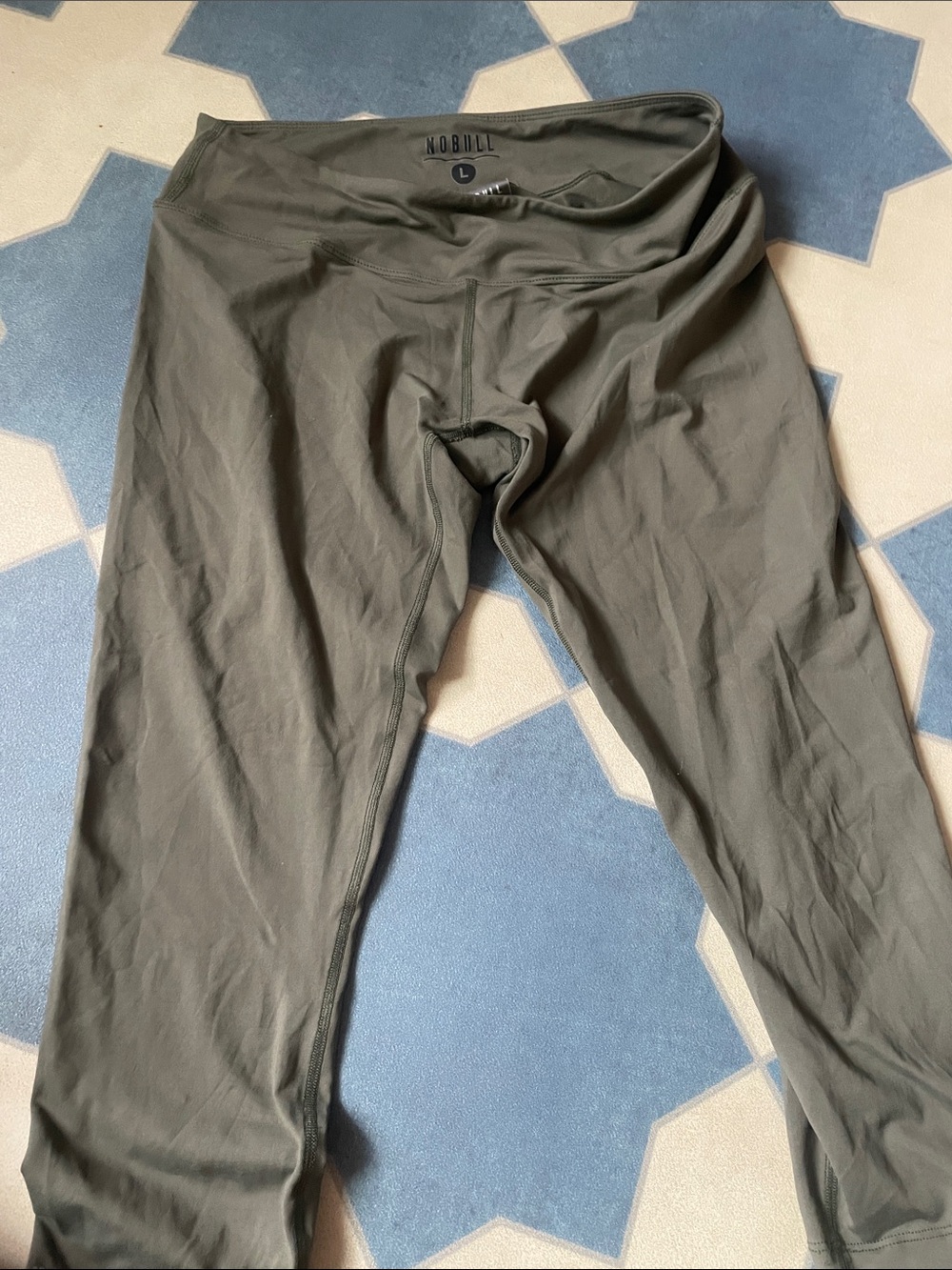 NOBULL wonens Olive Green Performance cropped leggings